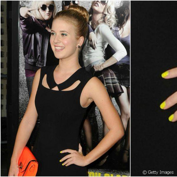 O look preto de Caroline Sunshine foi turbinado com o esmalte amarelo neon usado durante a pr?-estreia do filme A Escolha Perfeita, em setembro de 2012